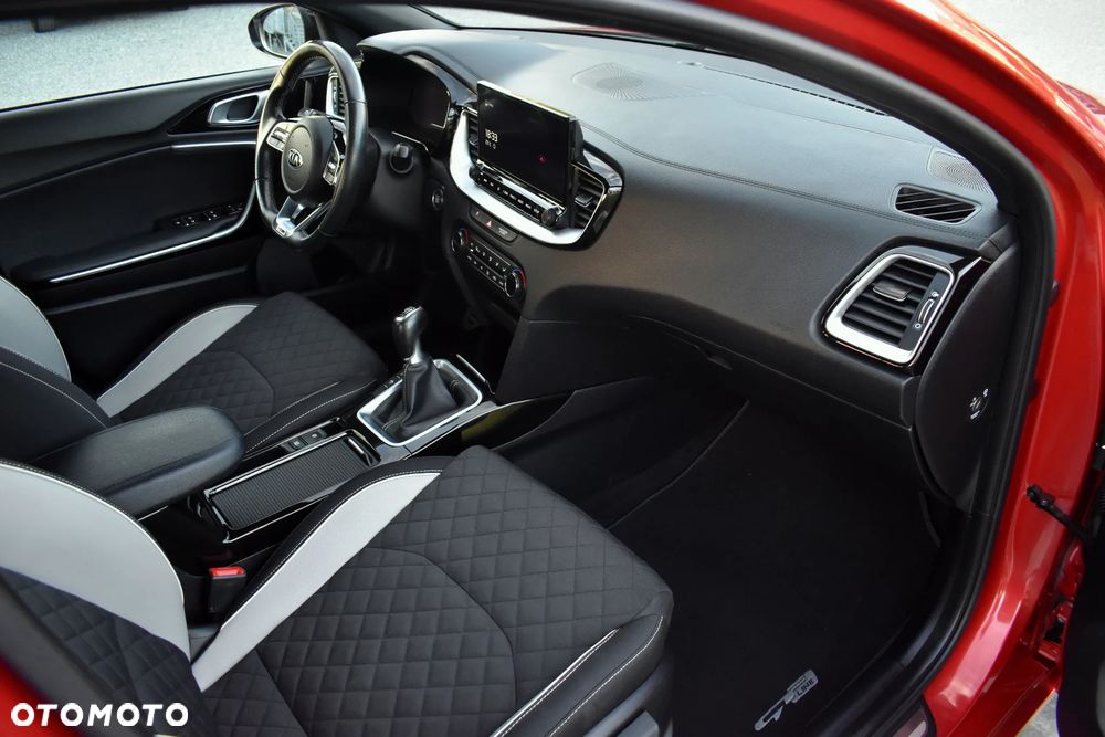 Kia ProCeed 1.6 CRDi 136 ISG GT Line - 36