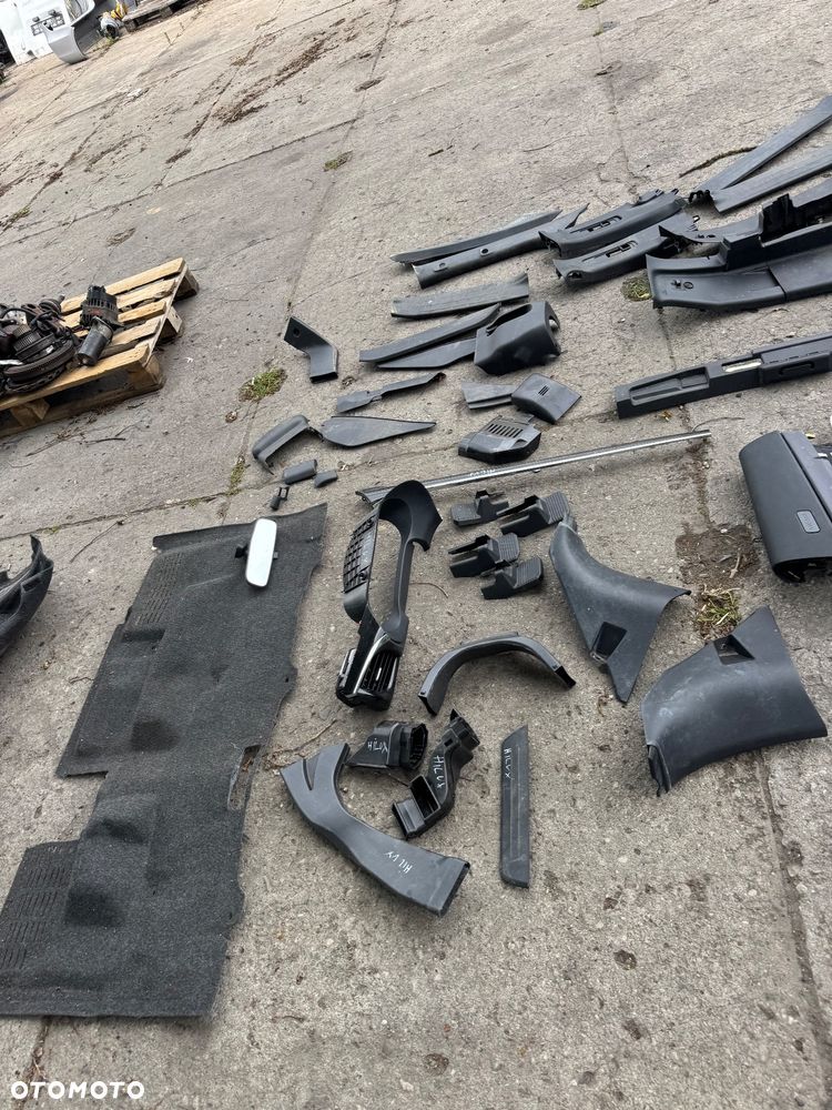 Toyota hilux 8 wszystkie części  wąż węże klimy przód przednie wzmocnienie środek plastiki - 22