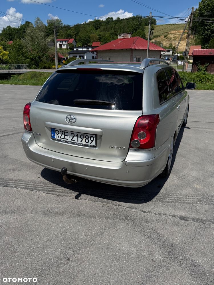 Toyota Avensis 1.8 VVT-i - 8