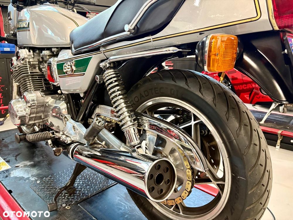 Suzuki GSX - 11