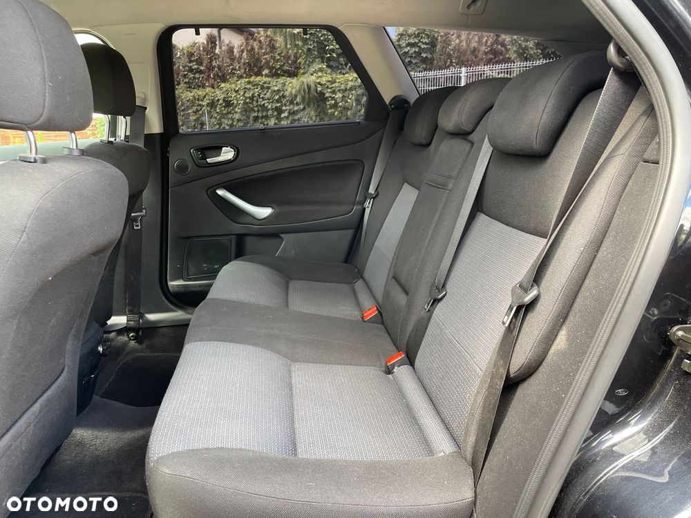 Ford Mondeo - 8
