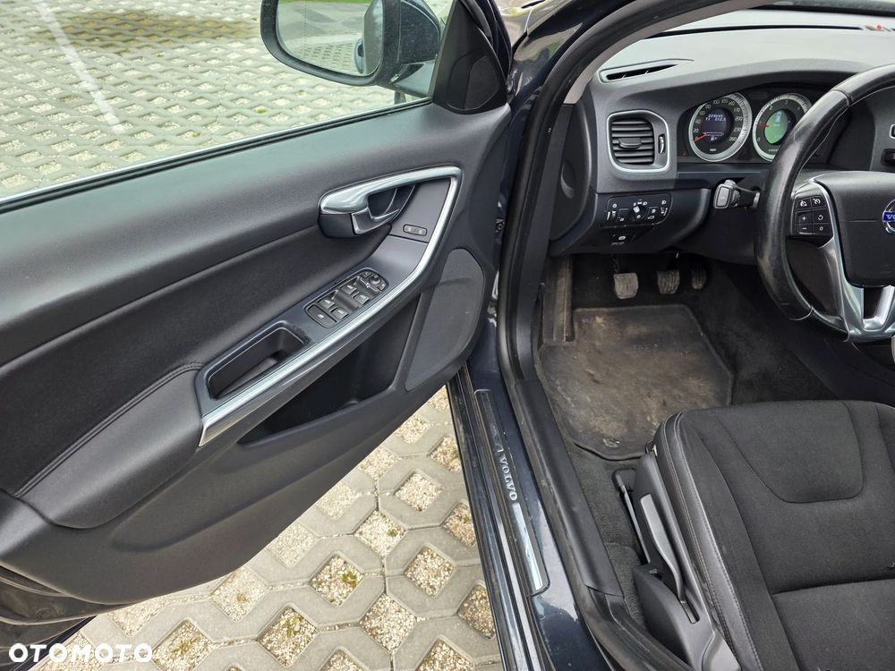 Volvo V60 D2 Edition Pro - 11