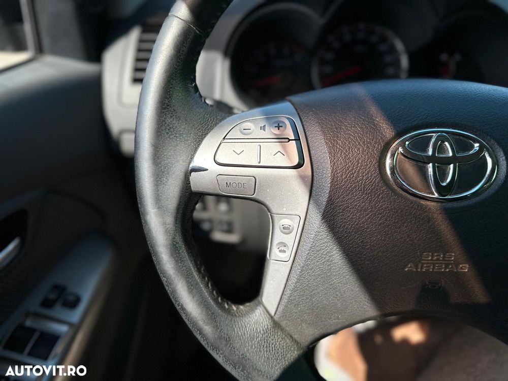 Toyota Hilux - 31
