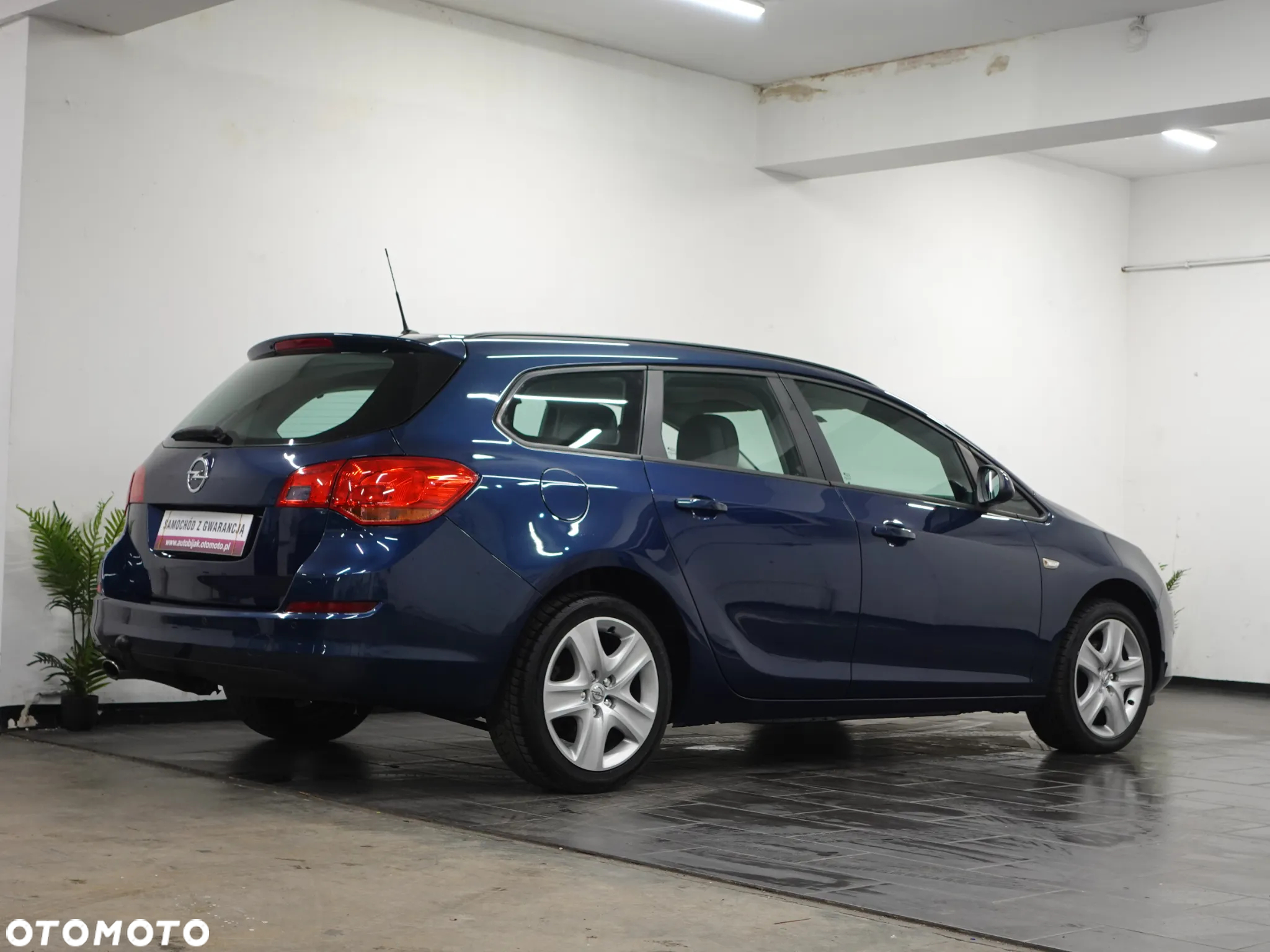 Opel Astra 2.0 CDTI DPF Edition - 10