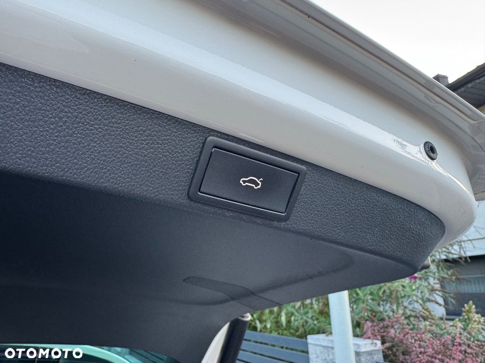 Skoda Octavia 2.0 TDI DSG RS - 27