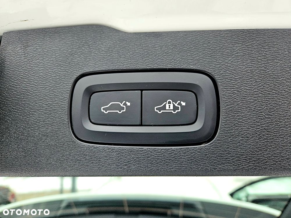 Volvo V60 D4 Momentum - 26
