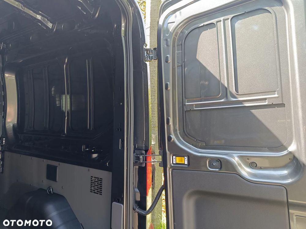 Ford Transit Brygadowy Trend 2.0 ECOBLUE 130 KM LDT 6.2 M6  FWD - 4