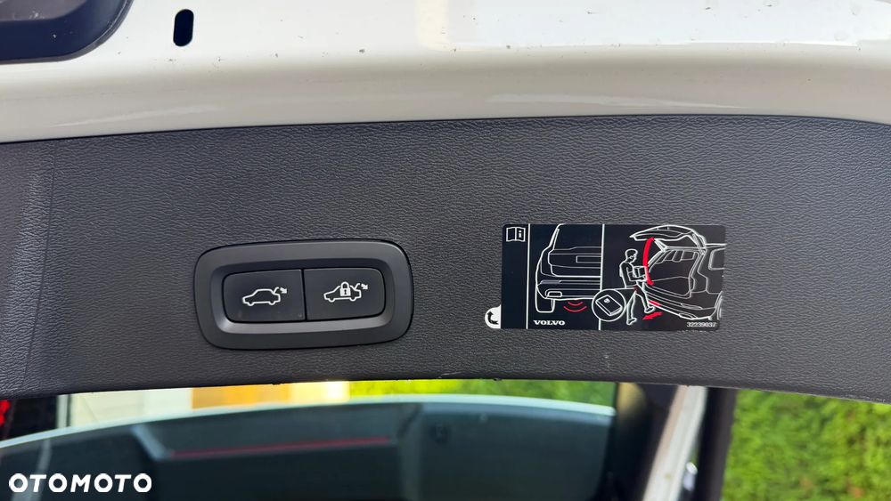 Volvo XC 40 T3 Geartronic Momentum Core - 34