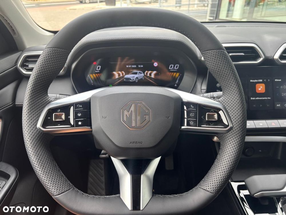 MG ZS 1.5 HEV+ Exclusive - 10