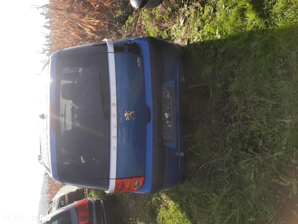 dezmembrez peugeot 1008 - 4