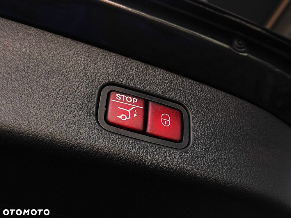 Mercedes-Benz GLC - 38