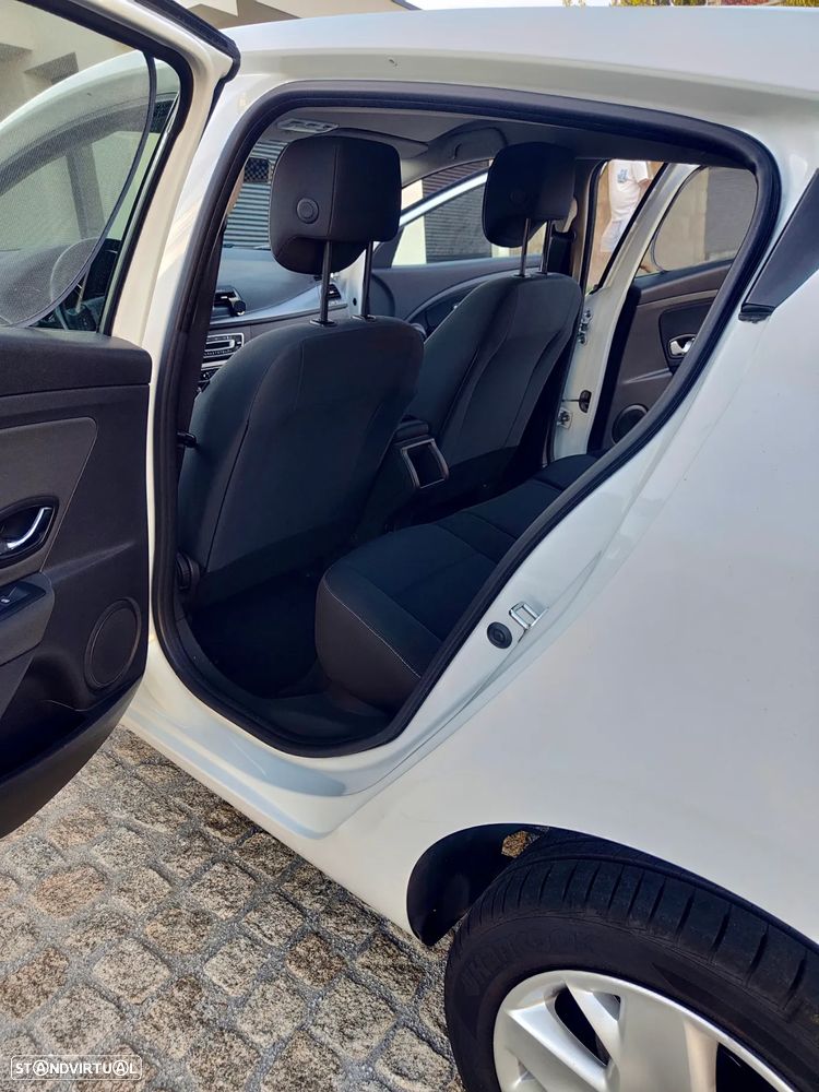 Renault Mégane 1.5 dCi Dynamique - 11