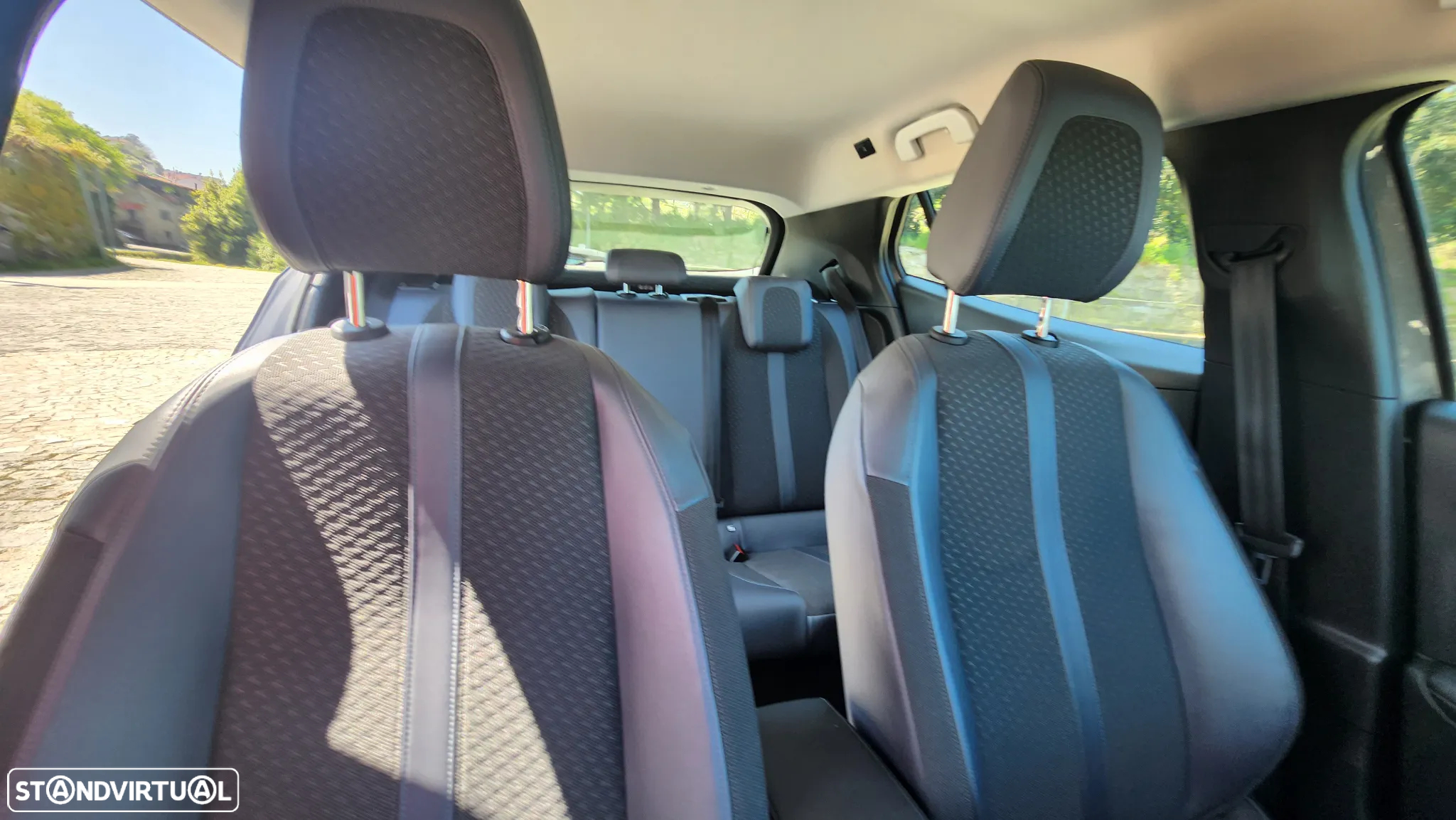 Peugeot 2008 1.5 BlueHDi Allure - 11