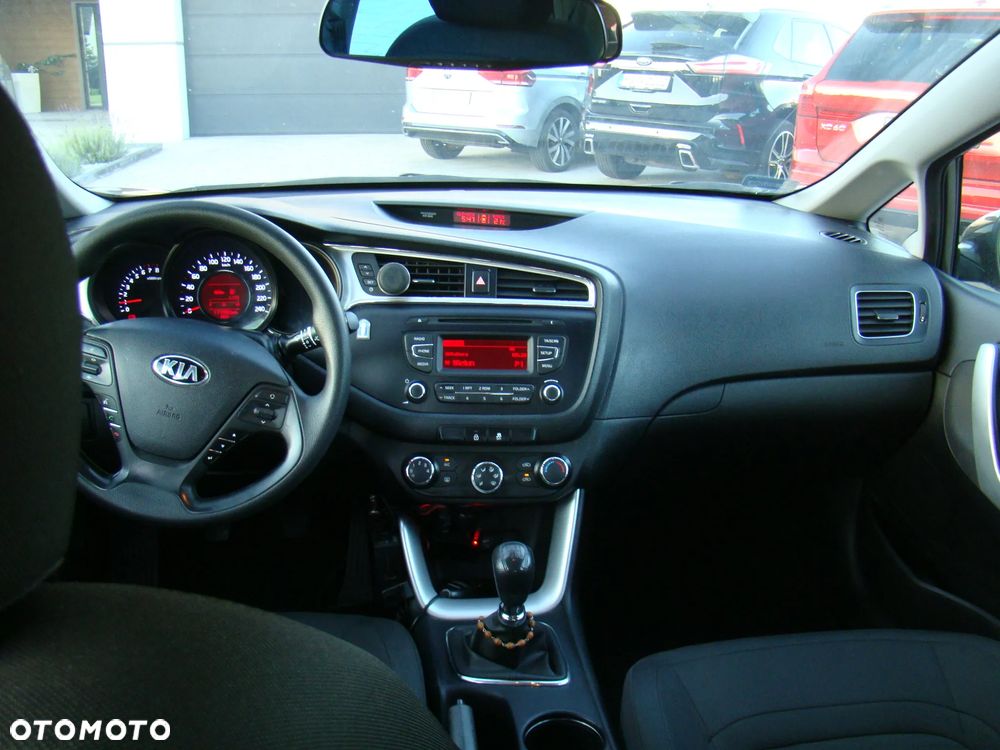 Kia Ceed 1.6 GDI L - 26
