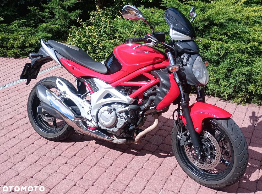 Suzuki Gladius - 5