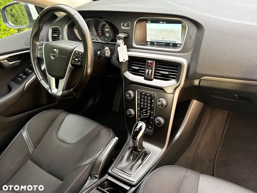 Volvo V40 D2 Geartronic Momentum - 16