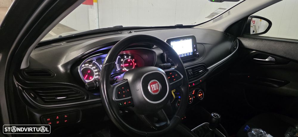 Fiat Tipo Station Wagon 1.3 MultiJet Lounge - 14