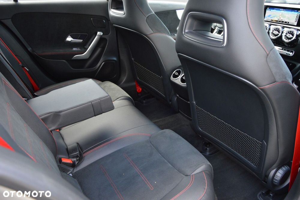 Mercedes-Benz Klasa A 35 AMG 4-Matic 8G-DCT - 24