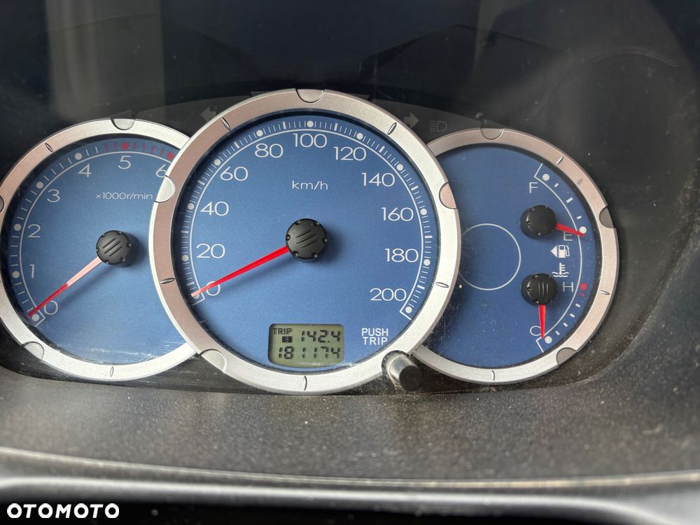 Mitsubishi L200 - 18