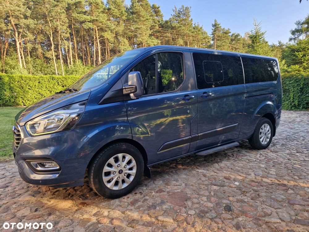 Ford Tourneo Custom - 1