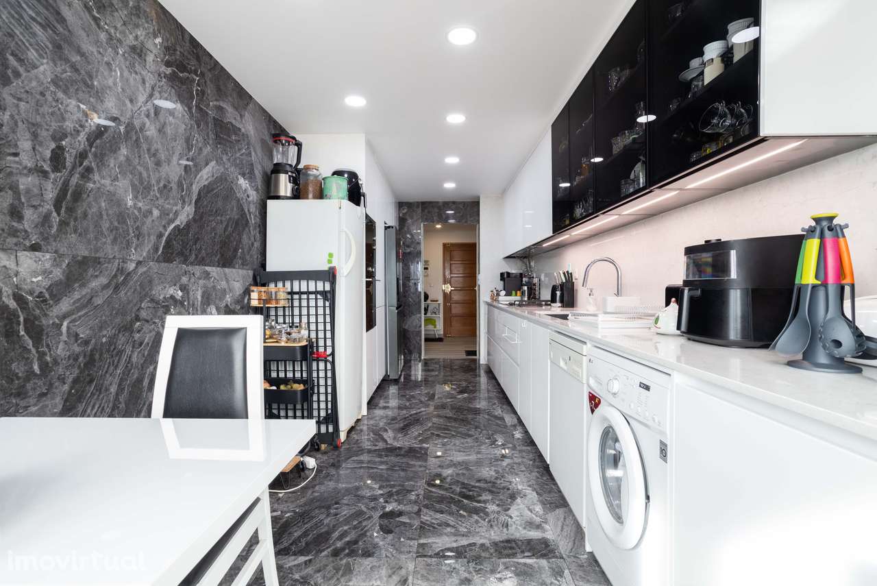 Apartamento Familiar com vista deslumbrante em Amadora - Grande imagem: 3/23