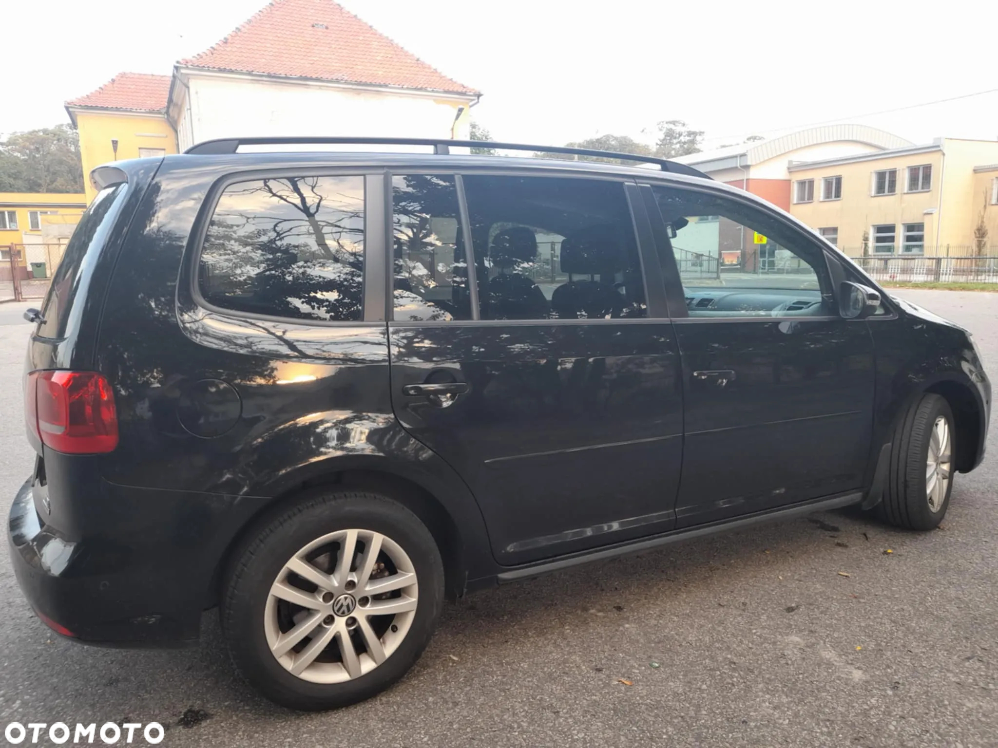 Volkswagen Touran 1.6 TDI DPF BlueMotion Technology Comfortline - 8