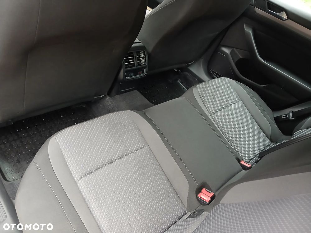 Volkswagen Passat 1.4 TSI BMT Trendline - 26