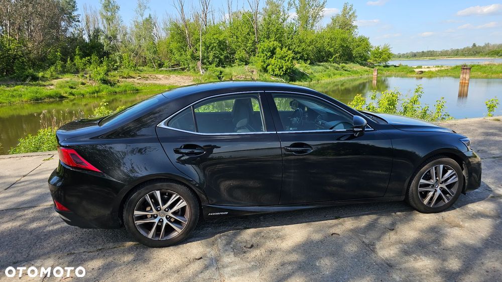 Lexus IS 300h Business Edition - 4