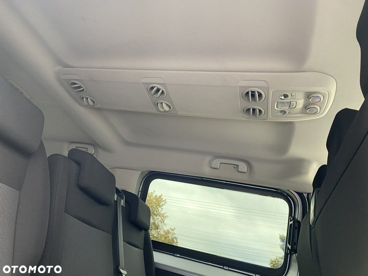Opel Vivaro - 11