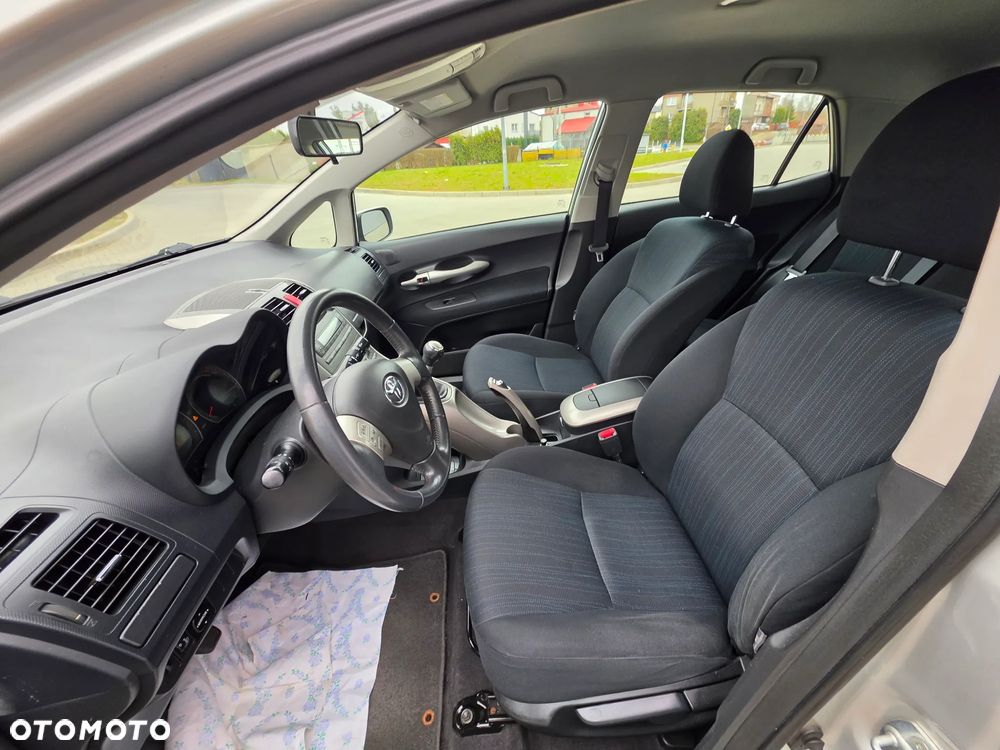 Toyota Auris 1.6 VVT-i Terra - 9