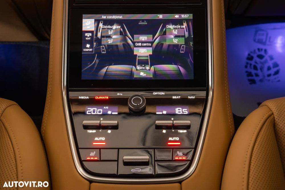 Porsche Panamera 4 E-Hybrid Platinum Edition - 30