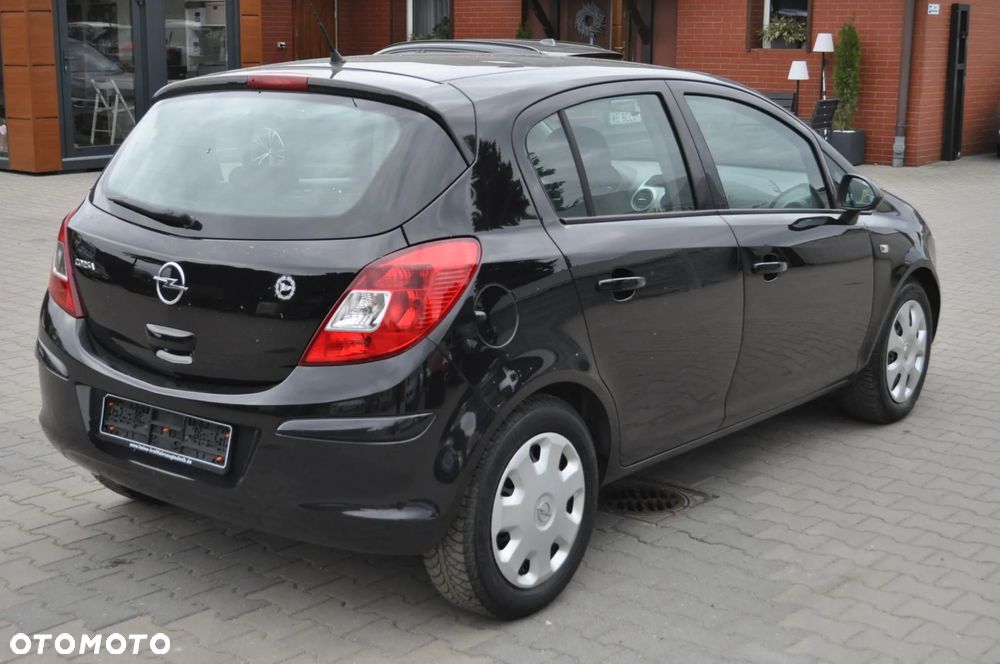 Opel Corsa 1.2 16V Cosmo - 5