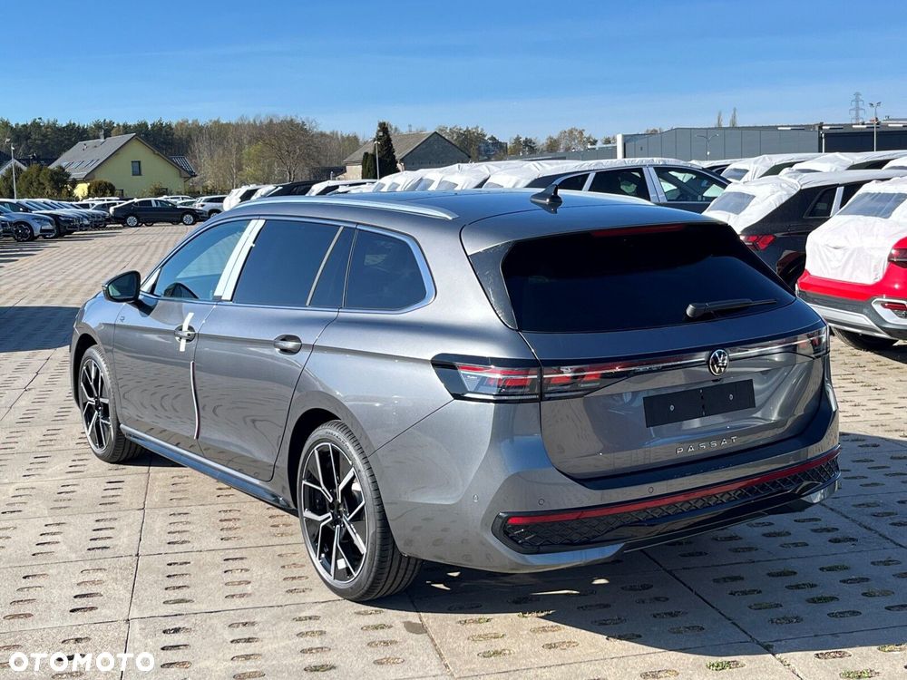 Volkswagen Passat Variant 2.0 TSI R-Line Plus DSG - 4
