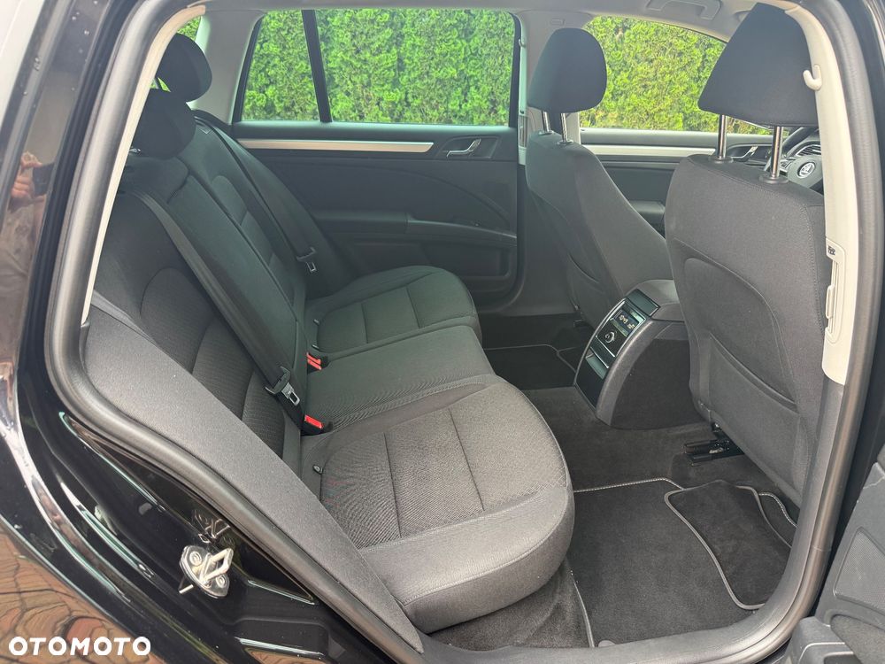 Skoda Superb 2.0 TDI Business DSG - 24