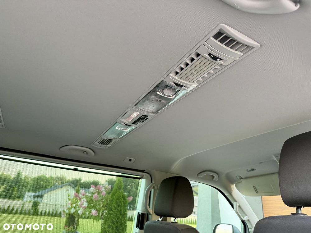Volkswagen Multivan - 22