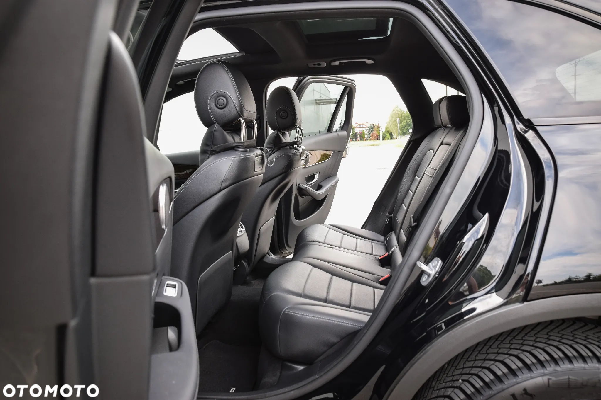 Mercedes-Benz GLC 300 4Matic 9G-TRONIC AMG Line - 21
