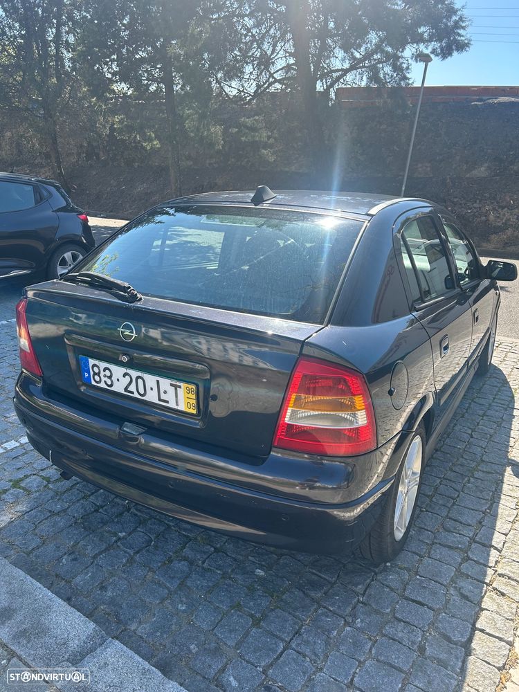 Opel Astra 1.4i 16V Sport - 1