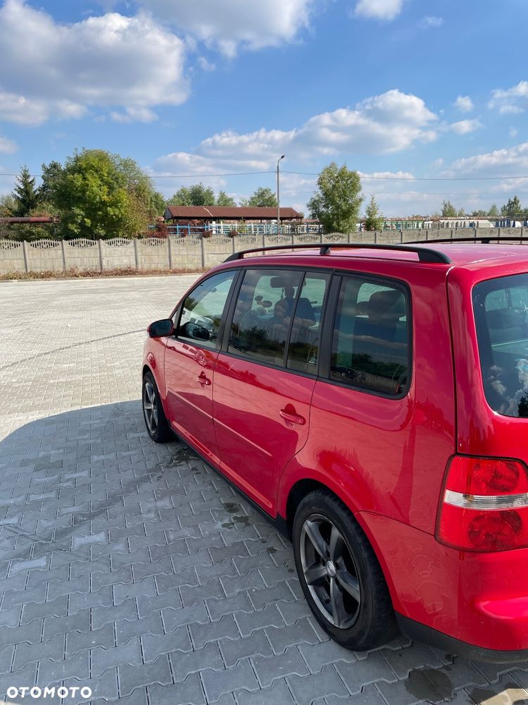 Volkswagen Touran - 13