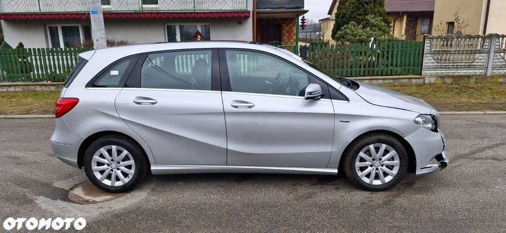 Mercedes-Benz Klasa B 200 Peak Edition - 6