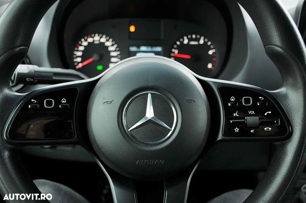 Mercedes-Benz Sprinter - 15