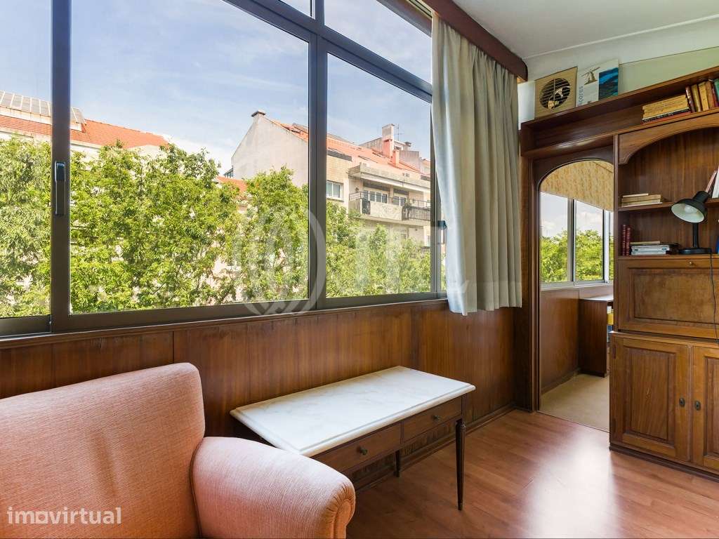 Apartamento T4 com varanda e estacionamento, em Lisboa - Grande imagem: 2/28