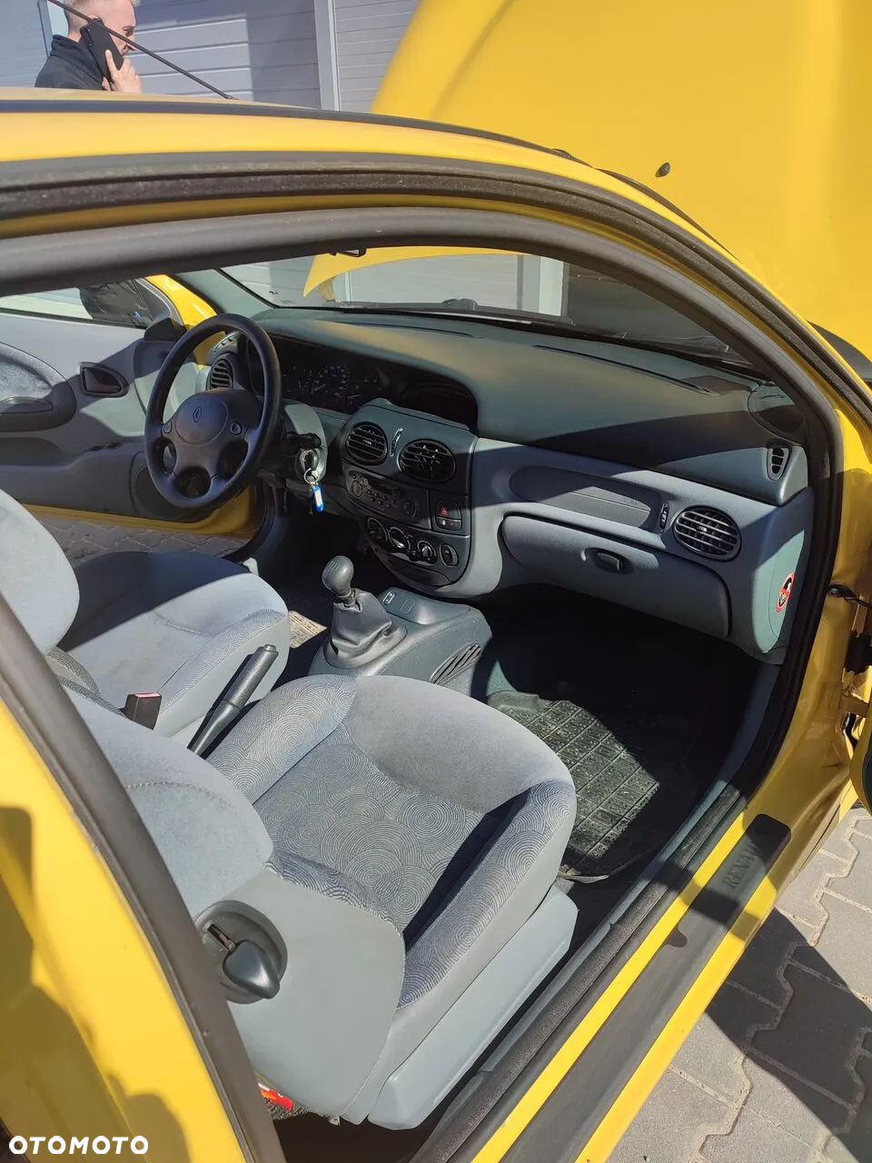 Renault Megane Coach 1.6 - 13