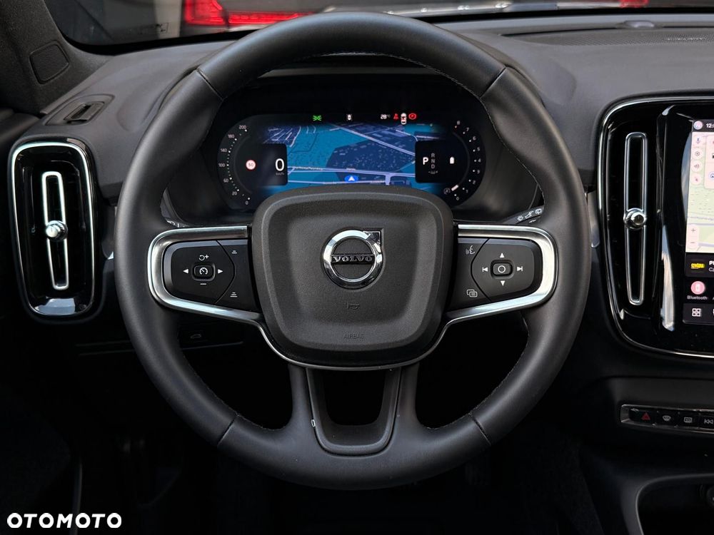 Volvo XC 40 B3 Plus Dark - 13