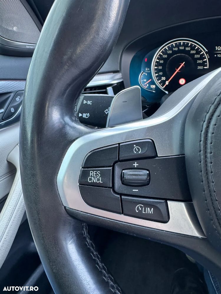 BMW Seria 5 520d xDrive AT - 15