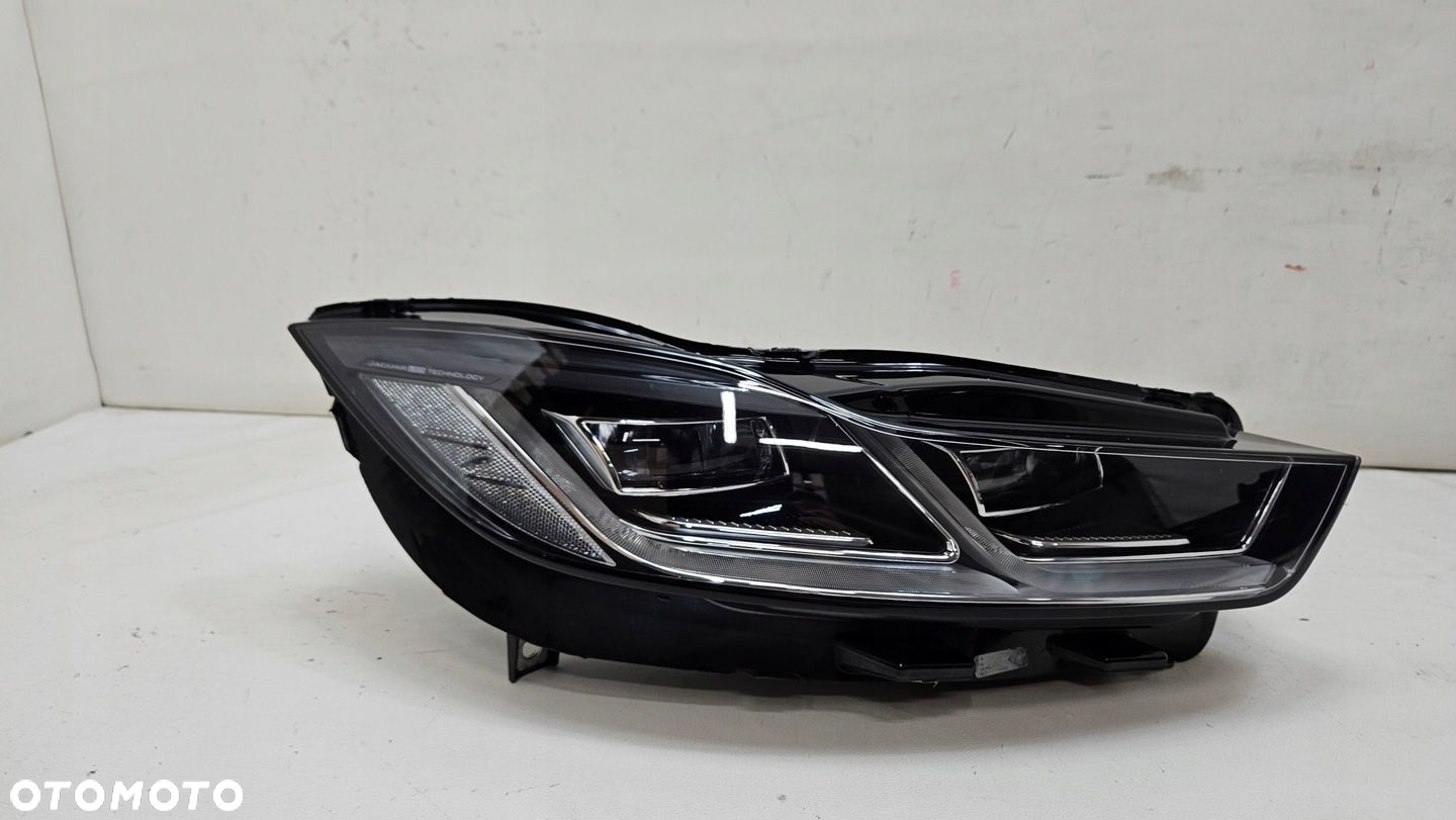 LAMPA PRAWA PRZÓD JAGUAR I-PACE X590 HIGH J9D3 - 3