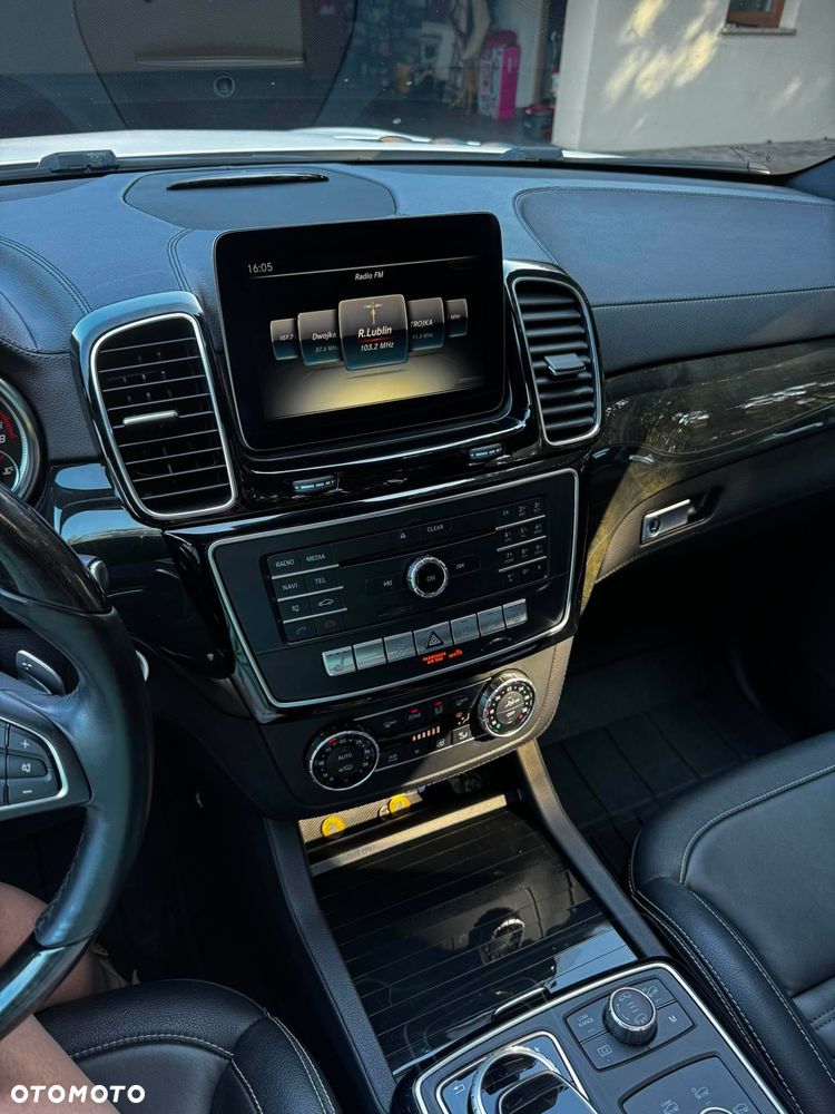Mercedes-Benz GLS - 9