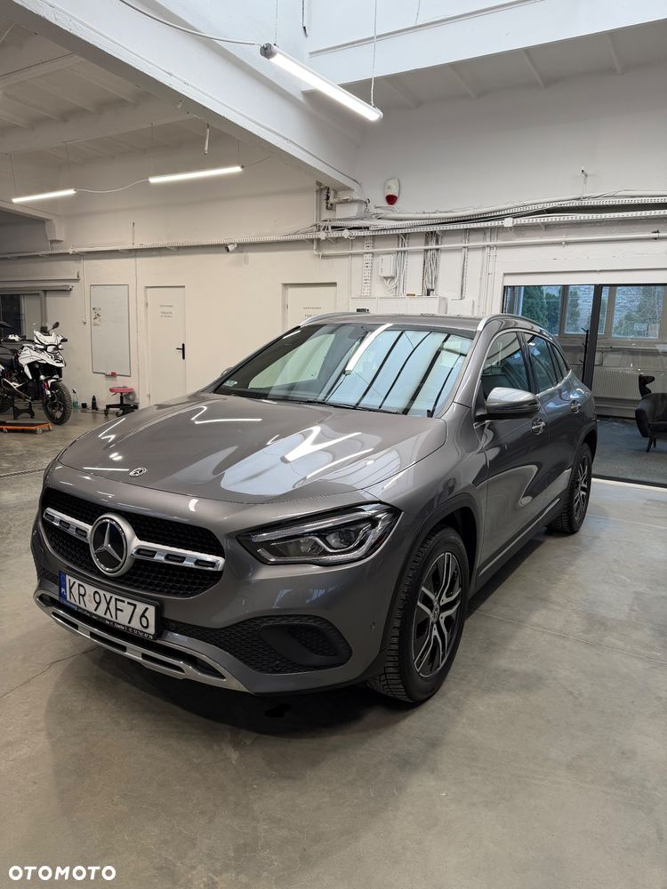 Mercedes-Benz GLA 180 Progressive - 1