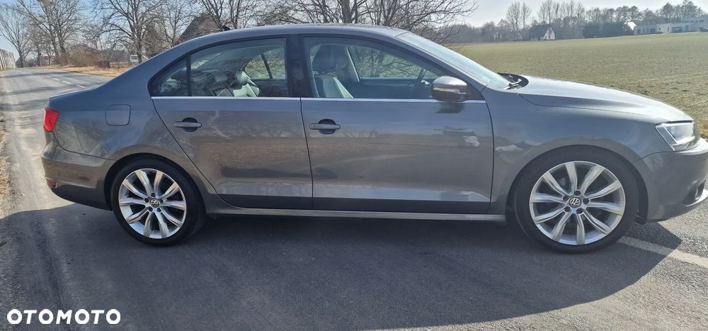 Volkswagen Jetta 2.0 TDI Highline Optimum DSG - 8