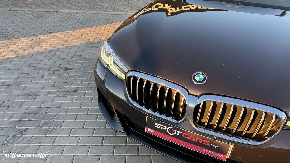 BMW 530 e Pack Desportivo M - 3