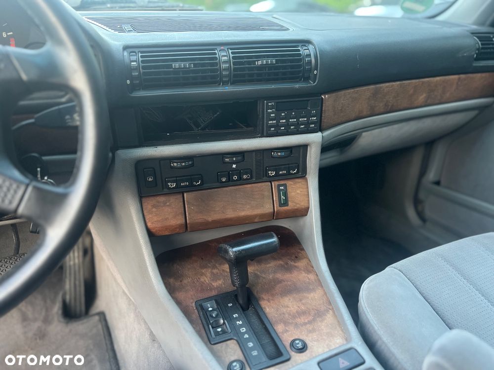 BMW Seria 7 740i V8 - 21